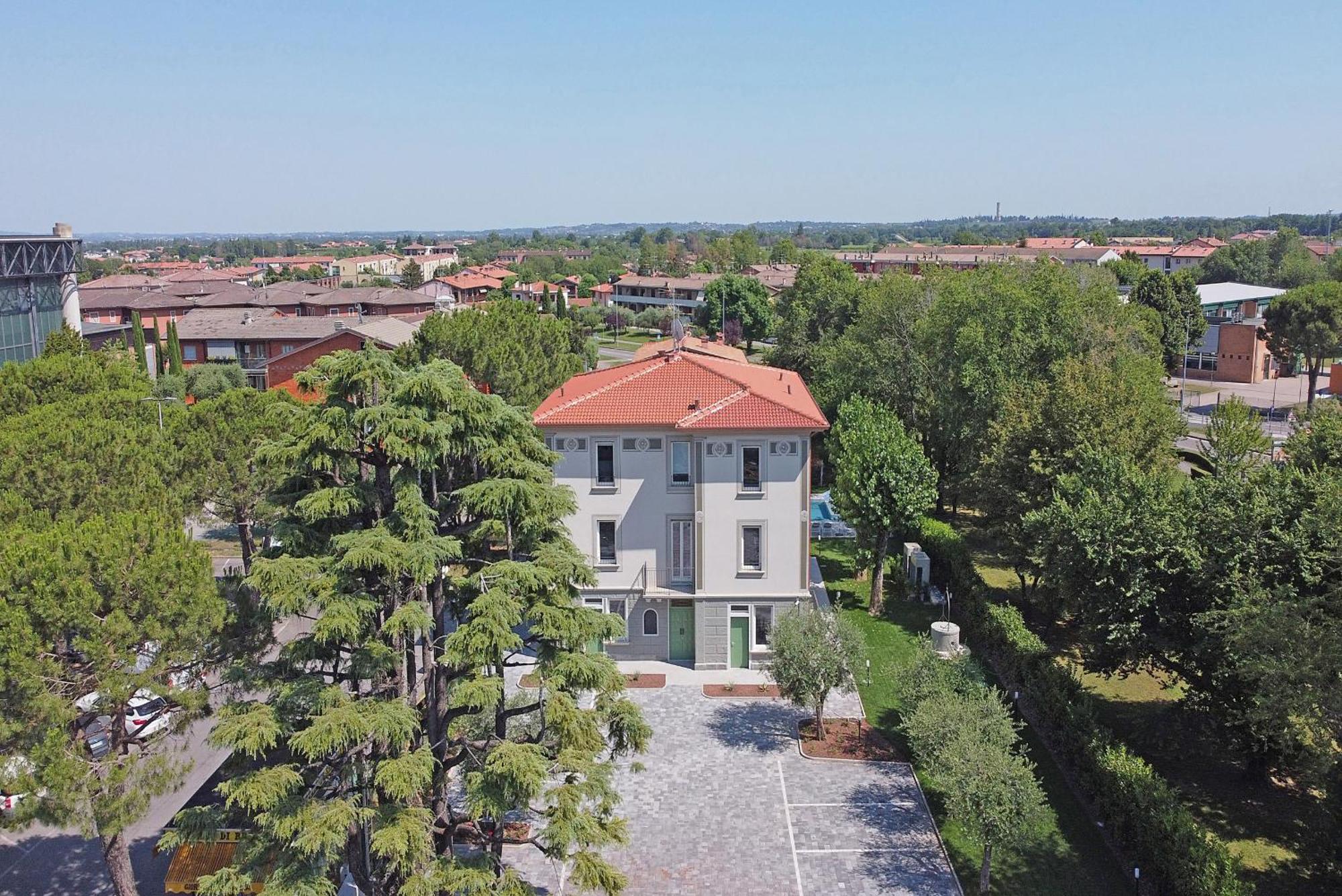 Villa Caterina Apartments By Wonderful Italy 代森扎诺-德尔加达 外观 照片