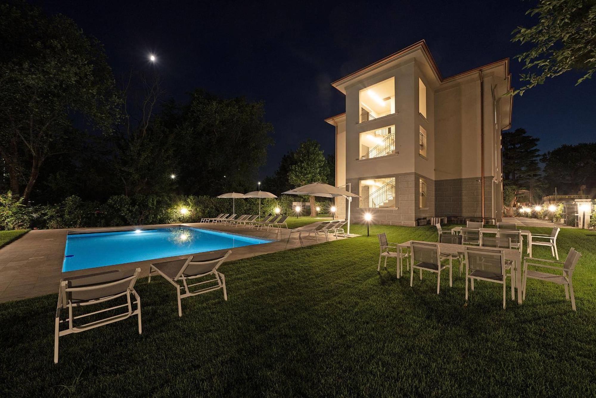 Villa Caterina Apartments By Wonderful Italy 代森扎诺-德尔加达 外观 照片