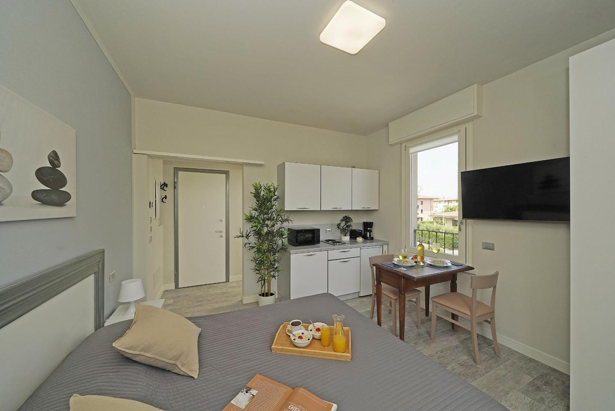 Villa Caterina Apartments By Wonderful Italy 代森扎诺-德尔加达 外观 照片