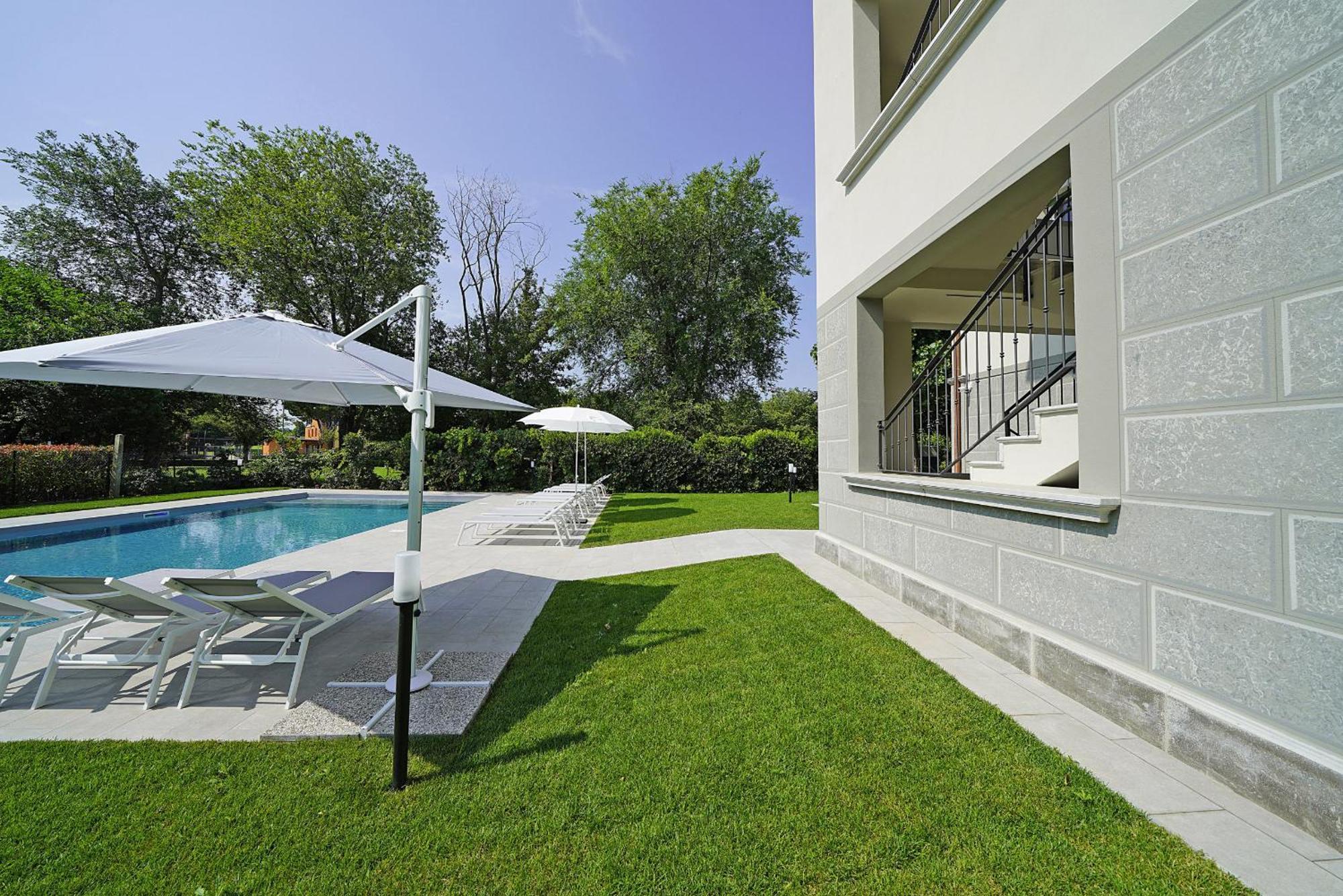 Villa Caterina Apartments By Wonderful Italy 代森扎诺-德尔加达 外观 照片
