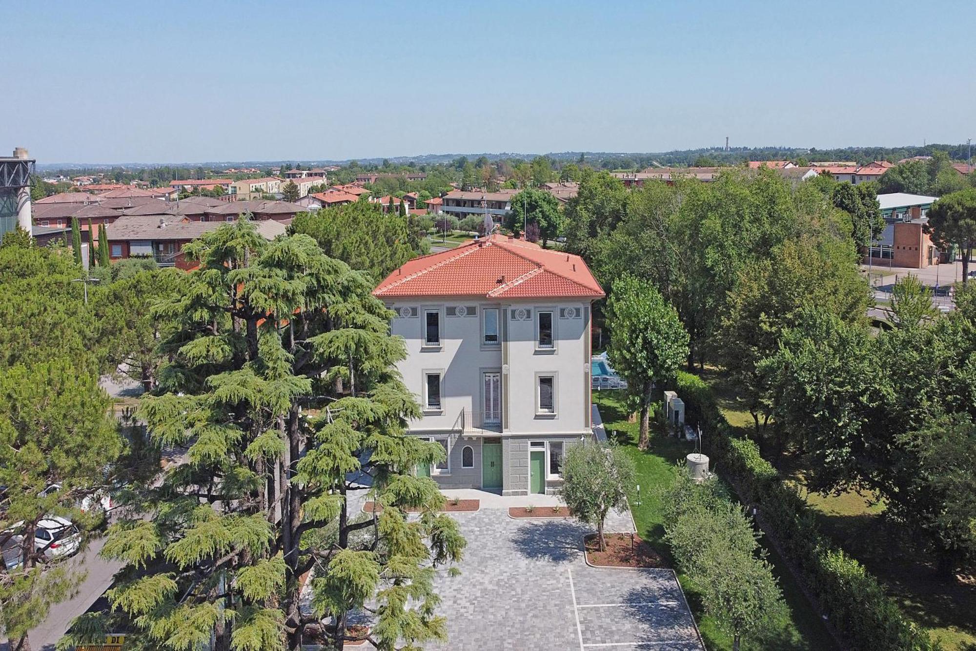 Villa Caterina Apartments By Wonderful Italy 代森扎诺-德尔加达 外观 照片