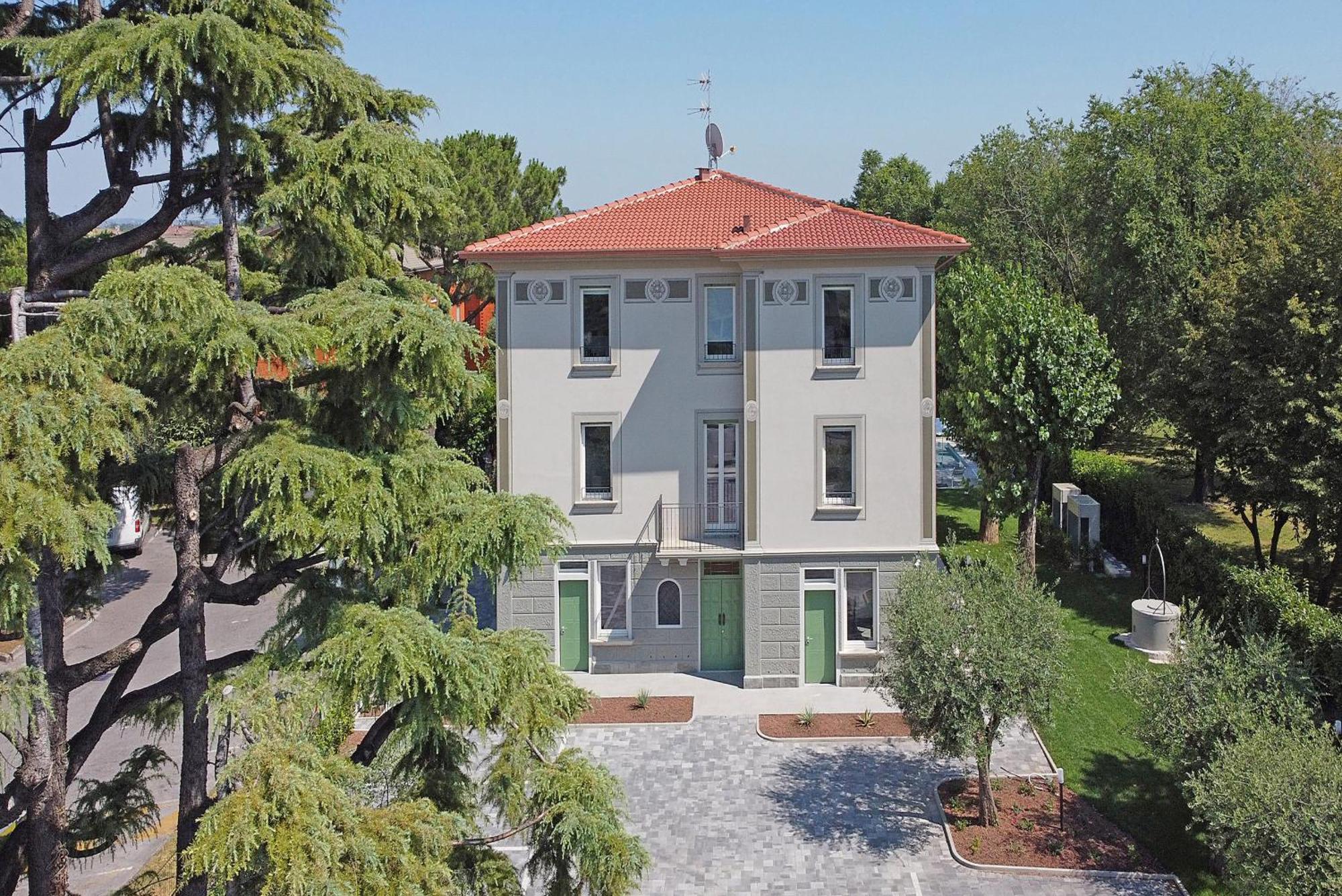 Villa Caterina Apartments By Wonderful Italy 代森扎诺-德尔加达 外观 照片