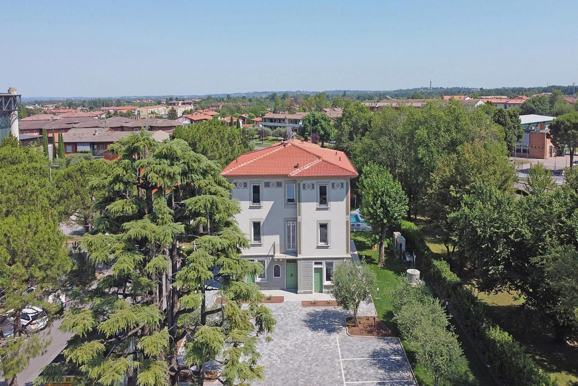 Villa Caterina Apartments By Wonderful Italy 代森扎诺-德尔加达 外观 照片