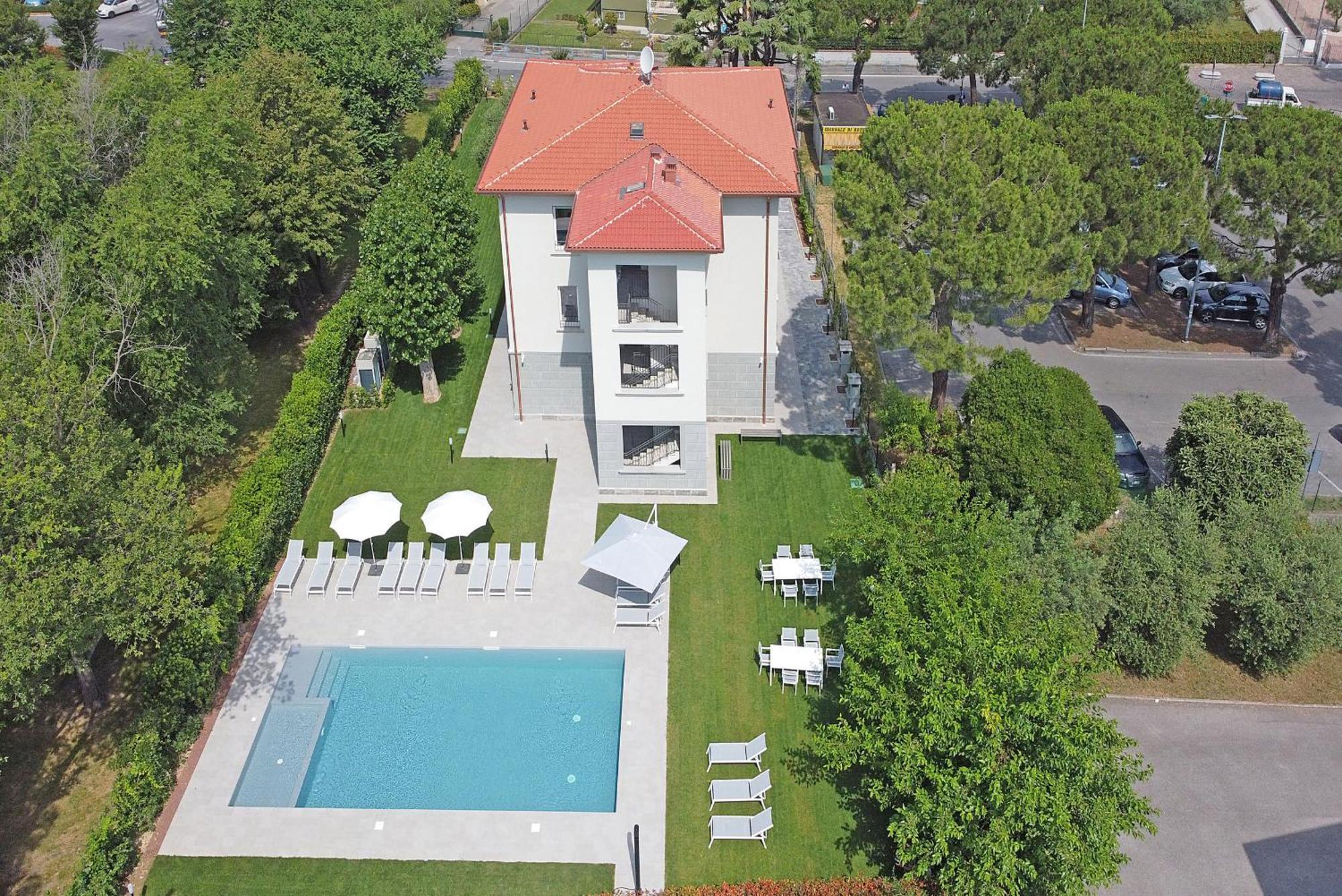 Villa Caterina Apartments By Wonderful Italy 代森扎诺-德尔加达 外观 照片