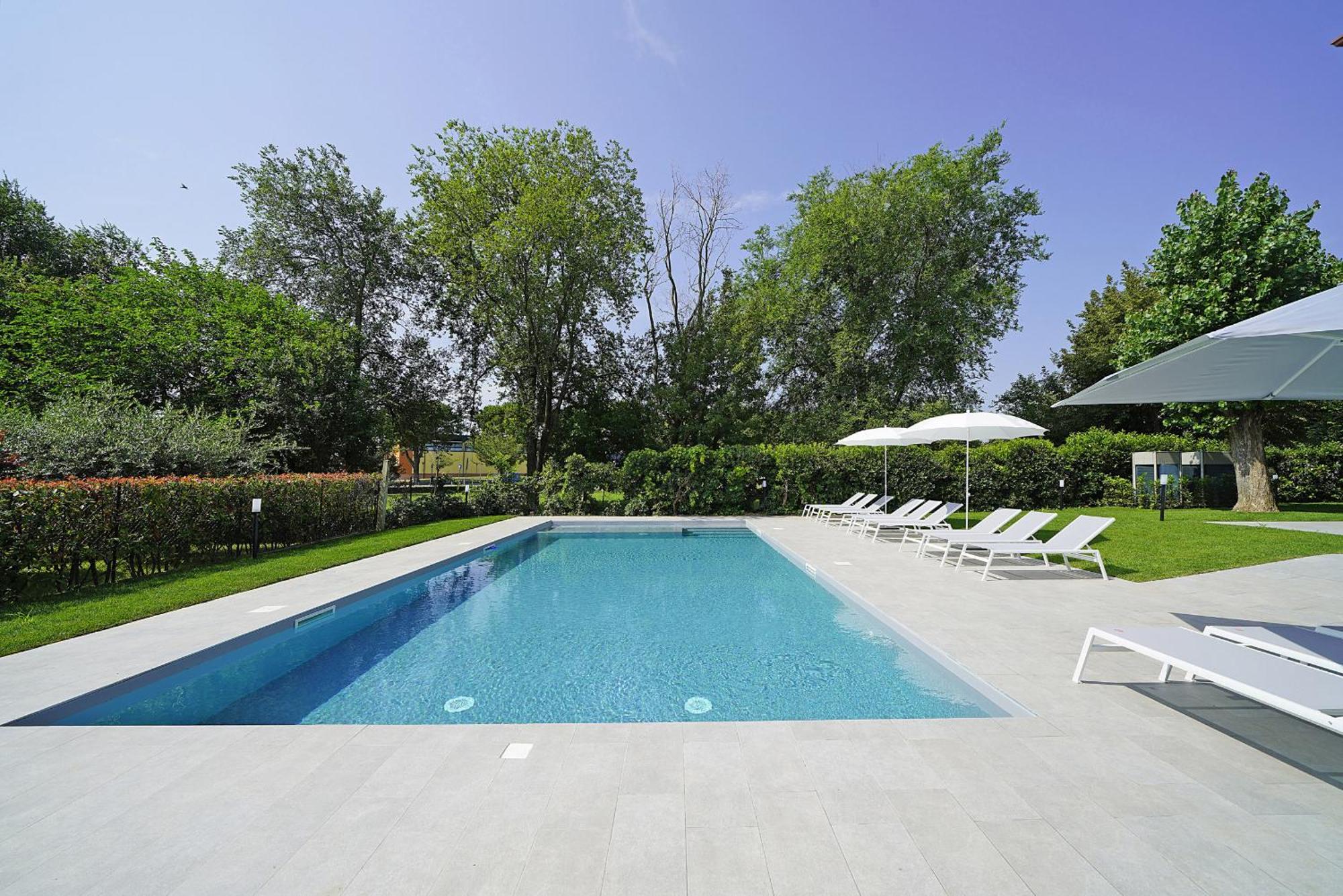 Villa Caterina Apartments By Wonderful Italy 代森扎诺-德尔加达 外观 照片